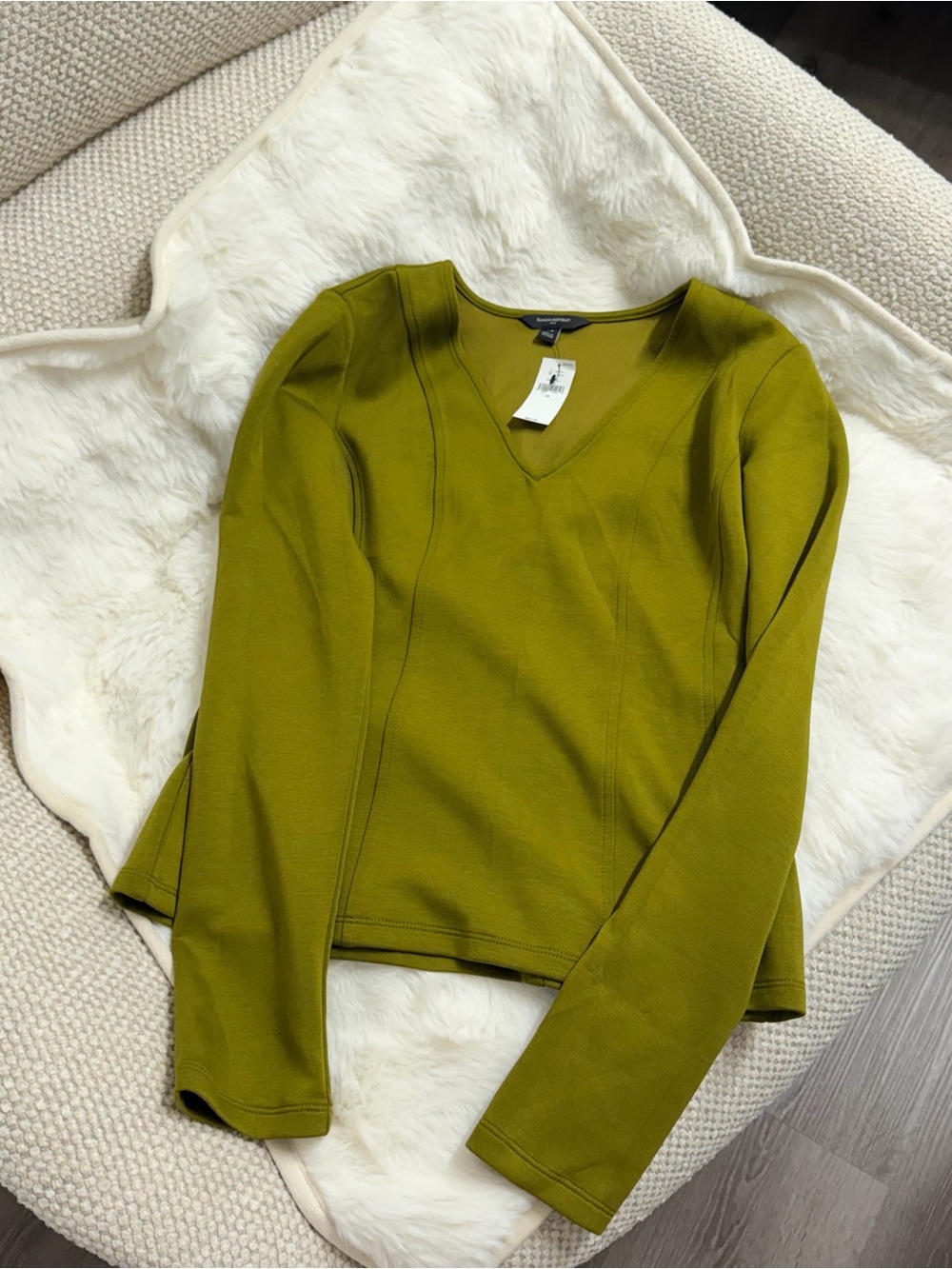 Women's moss Olive Green V-Neck Long Sleeve Top size xs